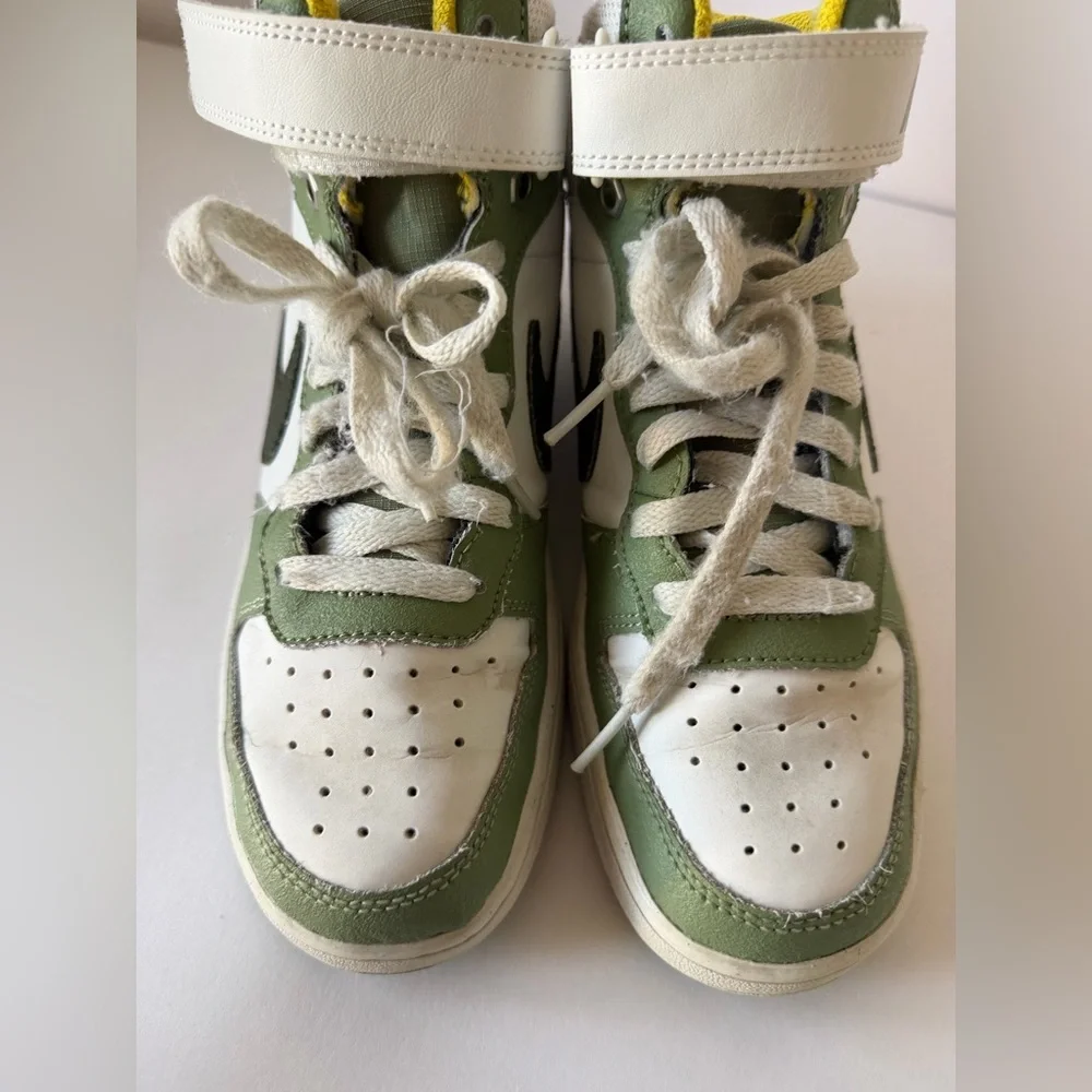 Nike Kids Sneakers - Green, White, and‎ Black